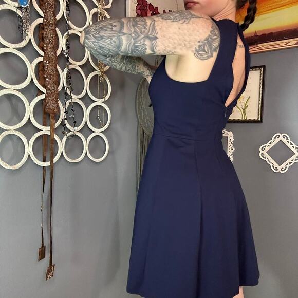 Gorgeous Halston Heritage Dress - Picture 2 of 8